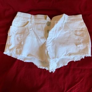 Hollister (white shorts)